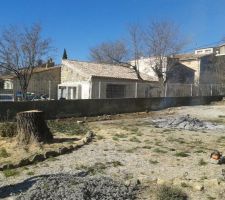 Vue o&ugrave; l'acc&egrave;s au terrain a &eacute;t&eacute; fait (mais pas eu le temps d'aller faire une photo encore)