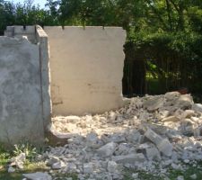 D&eacute;molition (apr&egrave;s) et encore ce n'est pas termin&eacute;