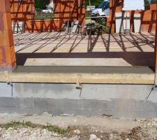 Seuil baie vitr&eacute;e salle &agrave; manger