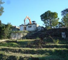 Destruction du cabanon du milieu du terrain
