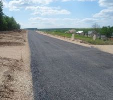 Vu sur le lotissement avec son beau macadam