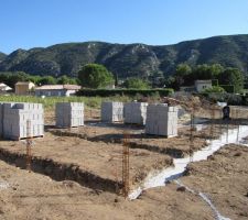 Les fondations commencent...