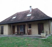 La maison vu du jardin de devant