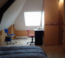 Une des chambre de l'étage qui va ce transformée en salle de jeux pour les enfants