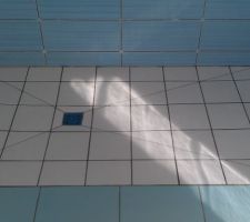 Sol de la douche &agrave; l'italienne.