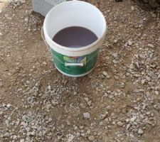 Voici le seasonite. 120? le pot de 15L sur decomania.