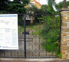 11 septembre 2011 ==> AFFICHAGE REGLEMENTAIRE DE LA DECLARATION PREALABLE DE LOTISSEMENT.
A cette date, nous sommes encore dans les délais de recours des tiers...