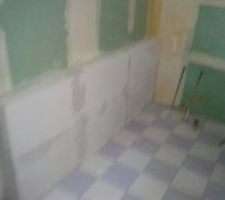 Pose d'une niche en béton c ellulaire pour baignoire
