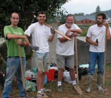 Quand il y en a qui travaillent au rythme de la DDE...
Ca parait moins dur sur cette photo...