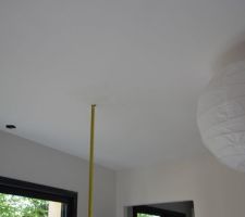 La tache sur le placo du séjour (au droit des panneaux solaires) - 30 avril 2012