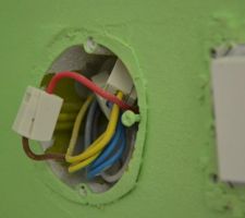 Un boitier d'encastrement en saillie