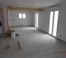 Pose droite du carrelage cuisine et salon-s&eacute;jour