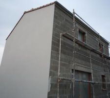 Début de la pose de l'enduit : lundi.