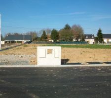 Voila, je prends le temps de vous mettre enfin une photo de notre terrain <3