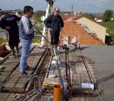 Dit, tu penses qu'il a commandé assez de beton cette fois ?