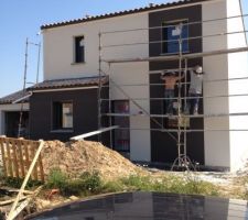 Les enduiseurs tracent les rainures