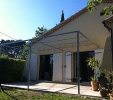 Pergola en acier contemporaine