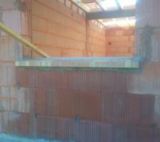 Appui fenetres enfin remplacés le 25/05(ils avaient posés des appuis béton)