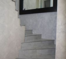 Escalier pose sur chape fraiche avec barre Schluter Trep E