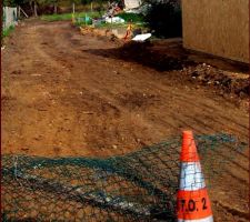 28 septembre 2011 ===> CREATION du futur chemin d'acc&egrave;s chantier