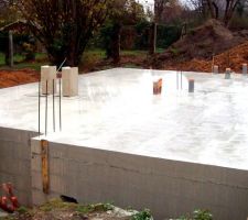 9 d&eacute;cembre 2011 ===> Coulage de la dalle de compression. |