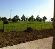 Poteaux scellés devant la grande baie (pour profiter un peu de la vue)