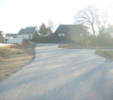 La route d'acc&egrave;s du lotissement