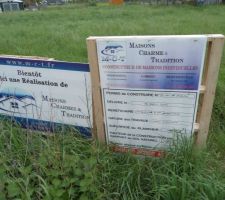 Notre panneau implant&eacute; sur notre terrain.