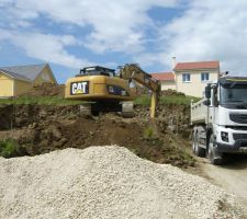 Ca creuse, &ccedil;a creuse ..... enlevement de la terre.