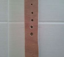 Petite astuce pour ne pas ripper sur la fa&iuml;ence. Du double face et le tour est jou&eacute; !