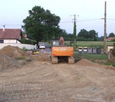 Vue de l'entr&eacute;e du lotissement depuis notre terrain