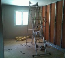 Chambre parents vue depuis le dressing