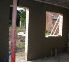 Cimentage hydrofuge des murs int&eacute;rieurs