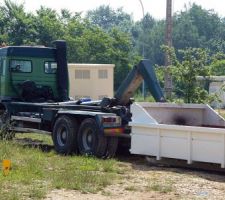 Camion de la société Angelo terrassement à Rocbaron