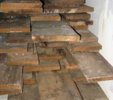 Un lot de vieilles planches en ch&ecirc;ne