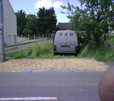 Protection du trottoir est faite