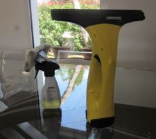 Nouveau KARCHER pour laver les vitres... un outil indispensable dans une maison ! je le conseille à tous !!!! c'est un bon investissement pour un gain de temps pas croyable !