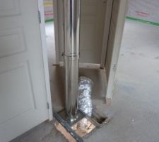 Conduit du poêle posé.