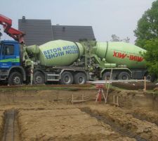 Camion pompe pour le b&eacute;ton