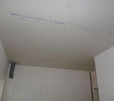 Placo monté dans la salle d'eau du RDC