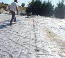 Passage des foureaux pour la distribution d'eau froide et eau chaude