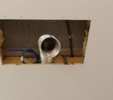 Le trou pour poser la hotte encastr&eacute; de chez hovi