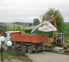 Arrivée du géotextile pour le chemin d'accès
