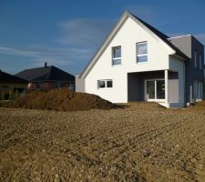 Aménagements extérieurs: Nouvelle livraison de terre végétale