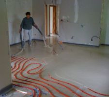 Coulage d ela chape liquide. c'est parti pour 6 semaines de sechage