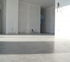 Et voila le travail, dans la pi&egrave;ce &agrave; vivre