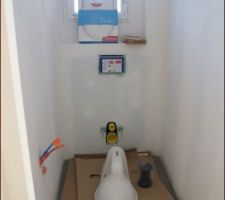 Les toilettes, pas pos&eacute;e mais bon.