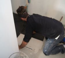 Le carreleur &agrave; la tache