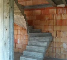 Voici l'escalier...