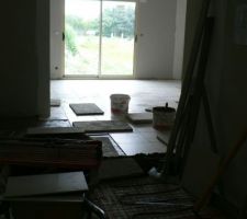 Carrelage presque termin&eacute;; s&eacute;chage puis jointage d&egrave;s lundi.